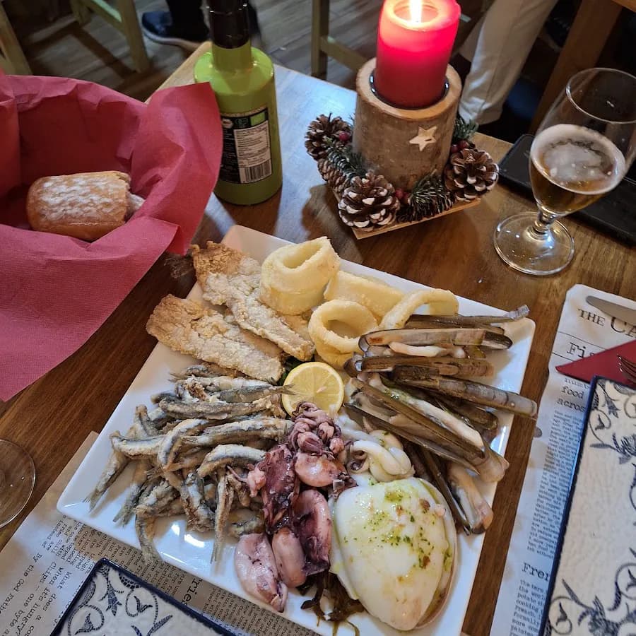Picoteo de pescados y mariscos